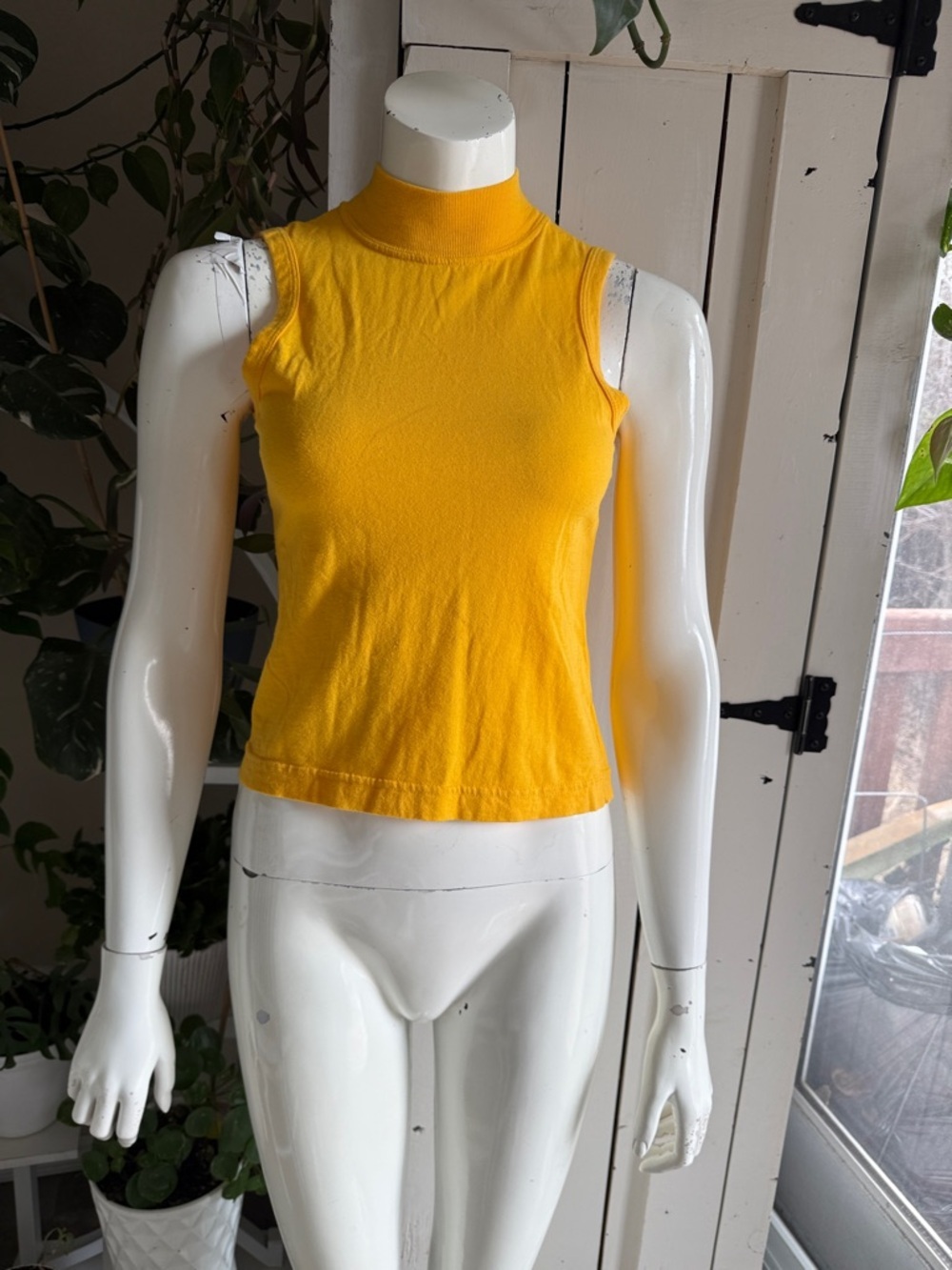 Vintage 80s SAVANNAH Sleeveless Mock Neck Yellow Women’s Top orange M